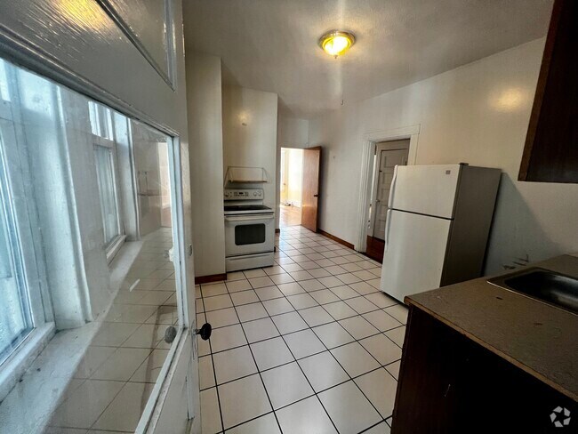 Building Photo - 63 Sycamore St Unit 1 Rental