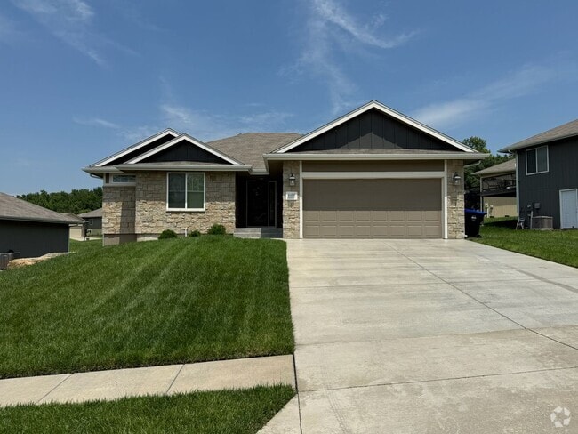 Building Photo - 3 bedroom 2 bath in Washburn Rural District Rental