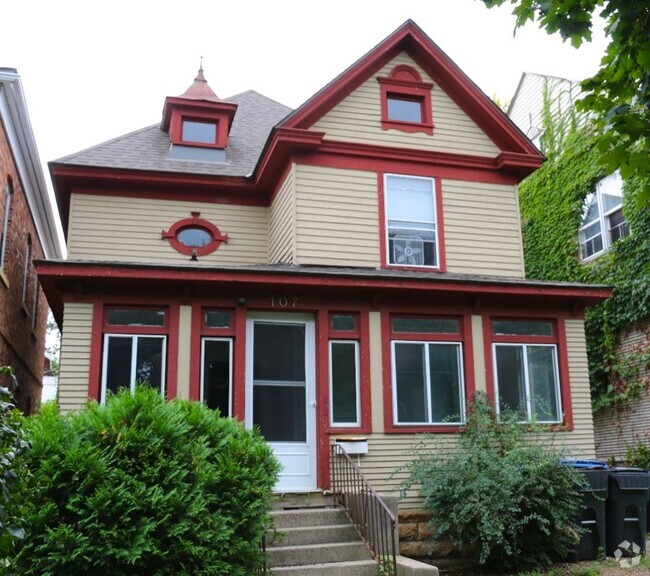 Building Photo - 107 S Broad St Rental