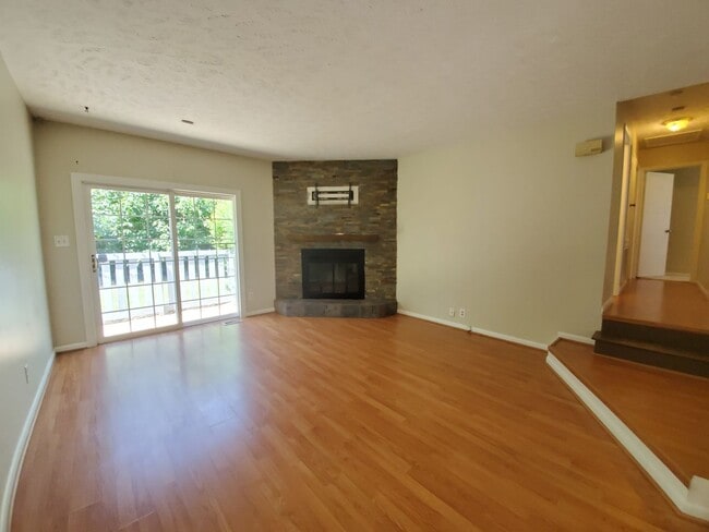 Photo - 6400 Hollyhock Ct