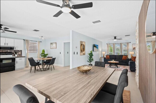 Photo - 304 SE 4th St