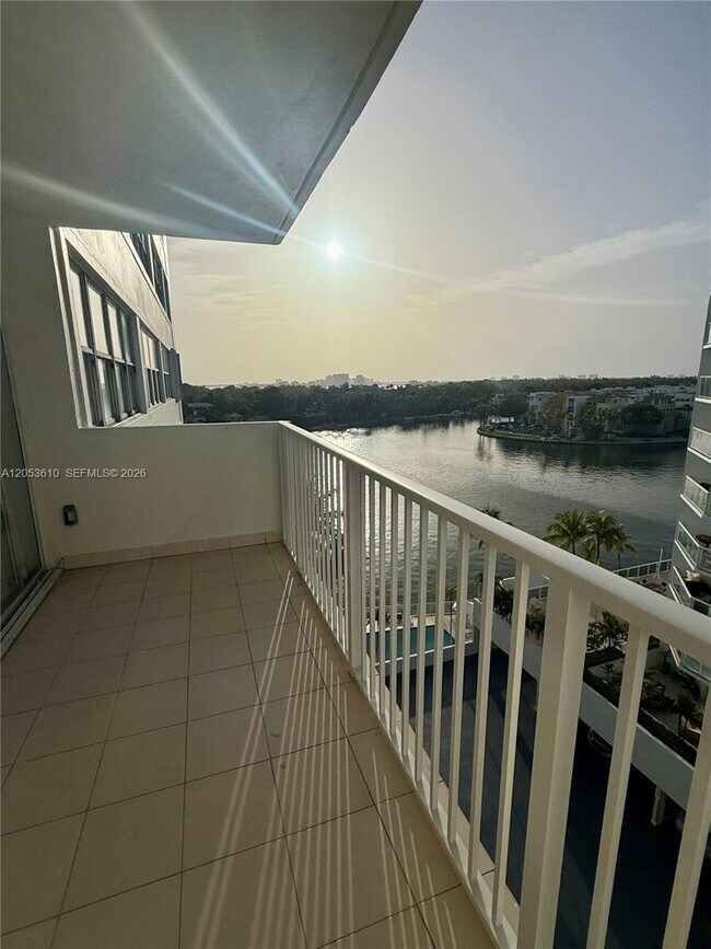 5838 Collins Ave Unit 7E