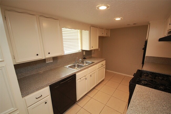 Building Photo - 7623 Alperton Dr