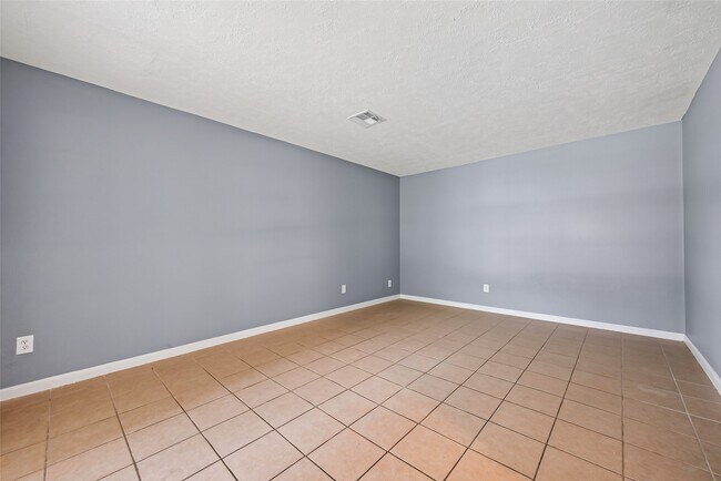 Photo - 6715 Greenvale Ln