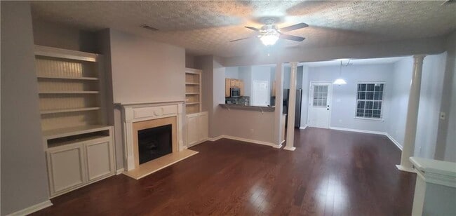 Photo - 2942 Greyhawk Ln