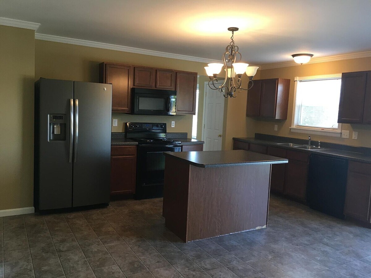 Photo - 613 Davidson Ct
