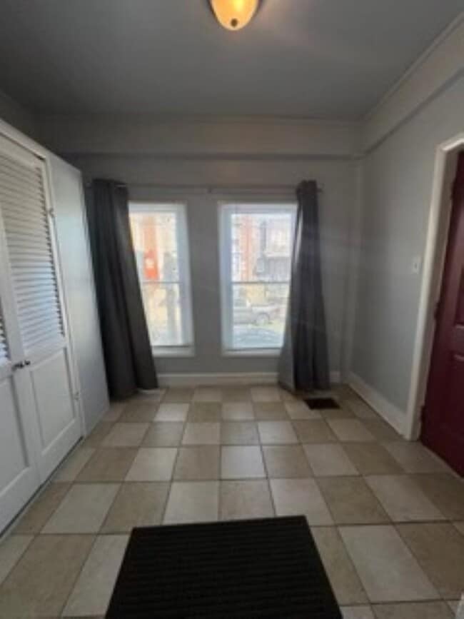Photo - 1814 W Rockland St Unit 1