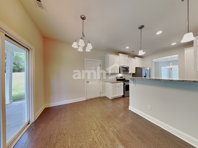 Photo - 409 Forest Glen Dr