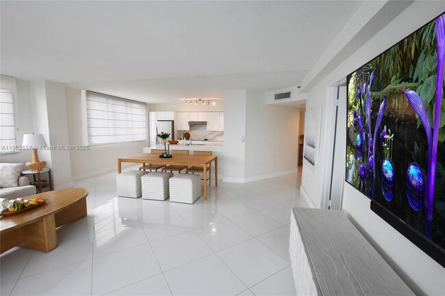 Photo - 540 Brickell Key Dr Unit 1427