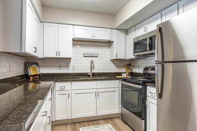 Building Photo - Forest Lake at City Center Rental