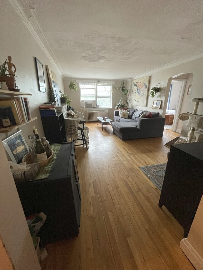 Building Photo - 600 Laurier Ave W Unit 28