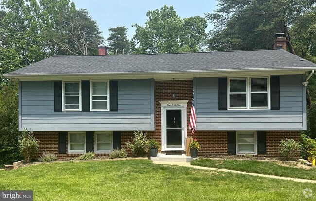 Building Photo - 149 Northway Rental