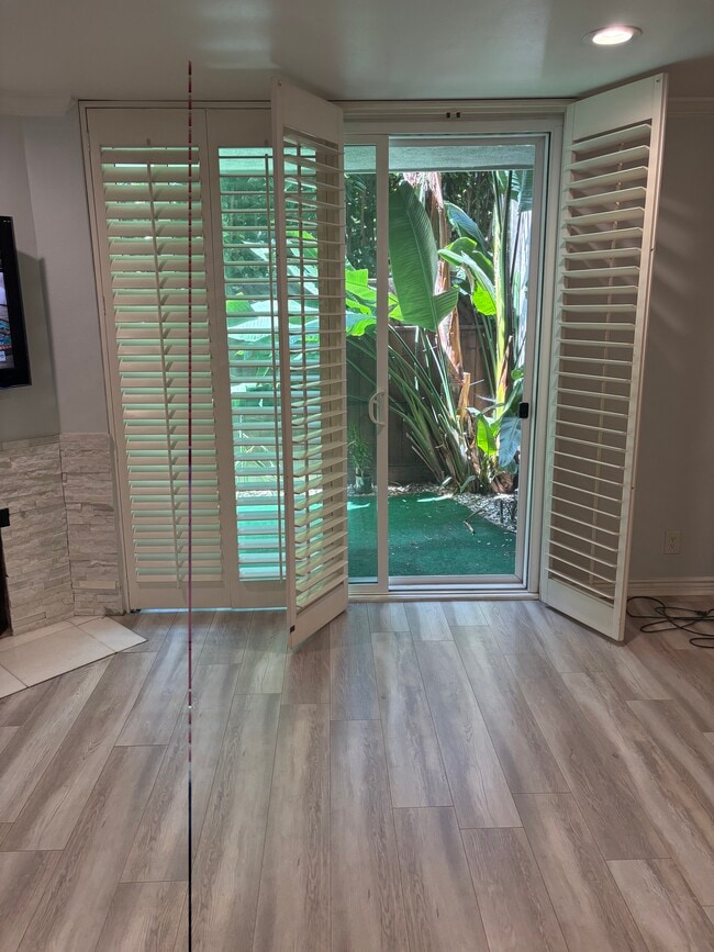 Building Photo - 6505 Green Valley Cir Unit #115