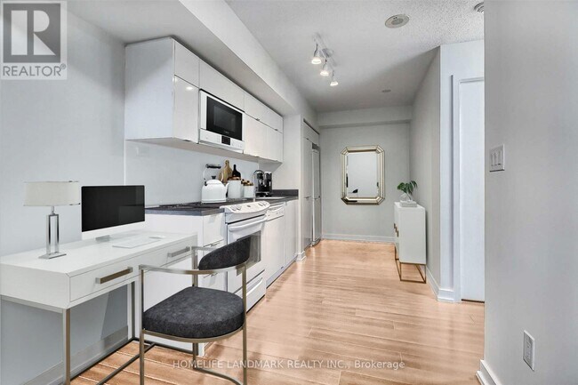 Photo - 151 Dan Leckie Way Unité 938