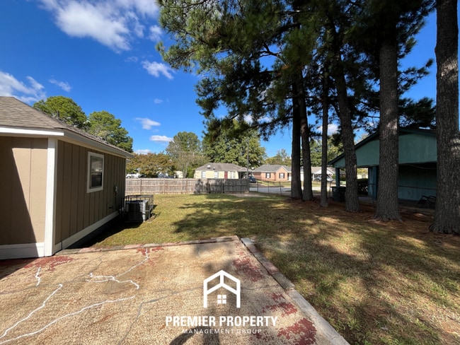 Photo - 4702 Chevron Rd