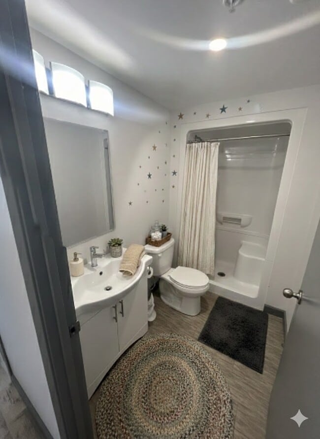 Photo - 258B Sunview St