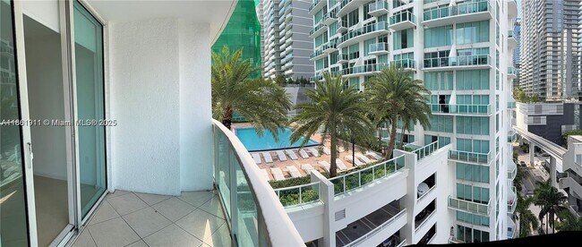 Photo - 31 SE 5th St Unidad 1411