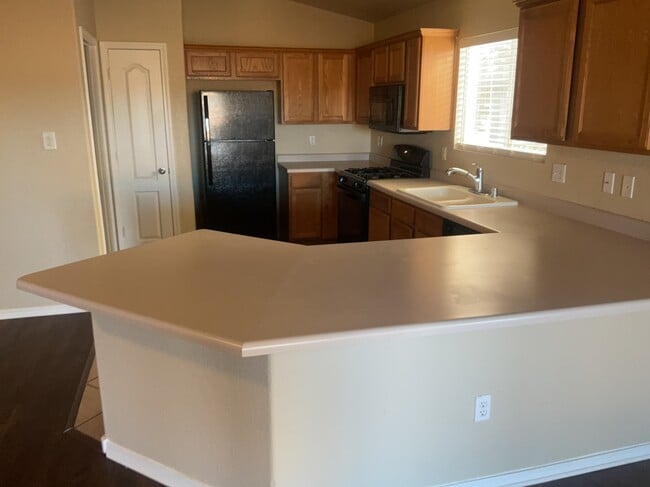 Photo - 529 Sunny Meadows Dr NE