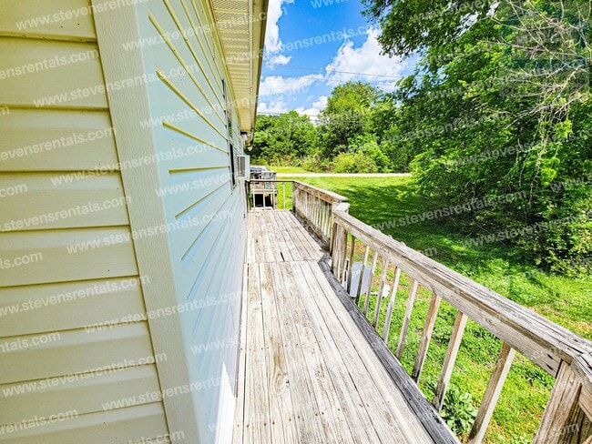 Photo - 111 Cassetty Ln