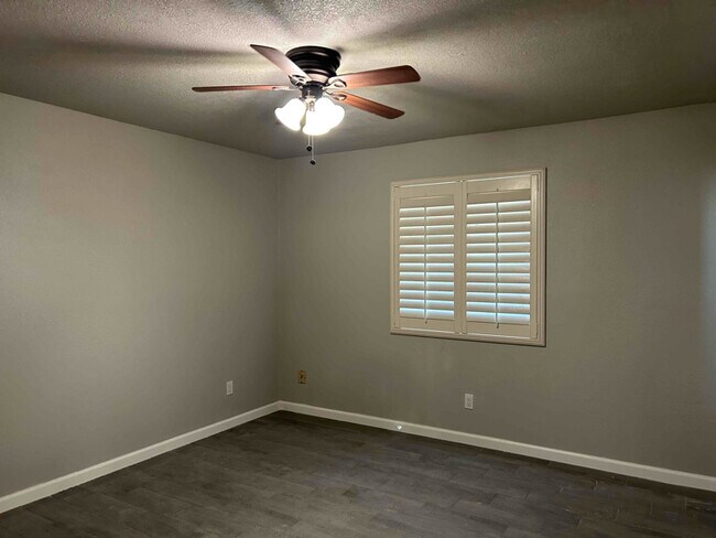 Photo - 4649 W 19th St