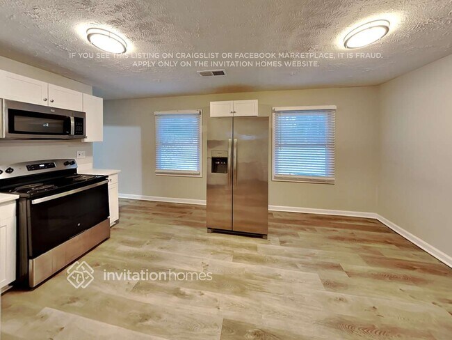 Photo - 300 Banberry Dr SE
