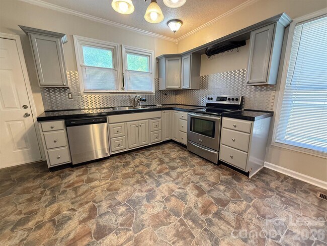 917 Lincolnton Rd