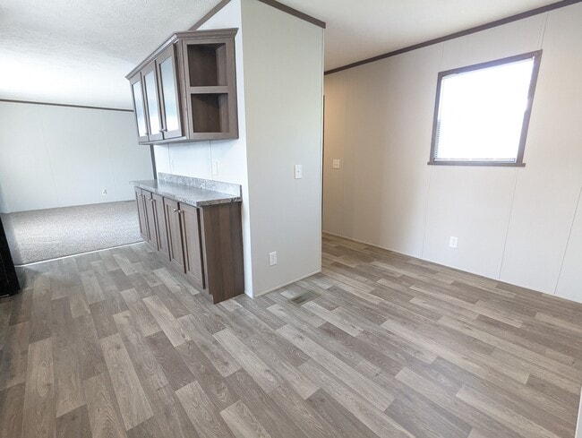 Photo - 46000 Geddes Rd