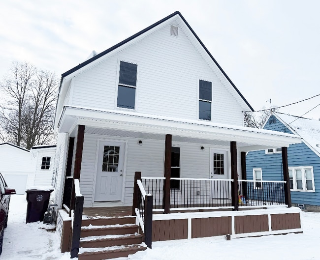 Building Photo - 2743 W Church St