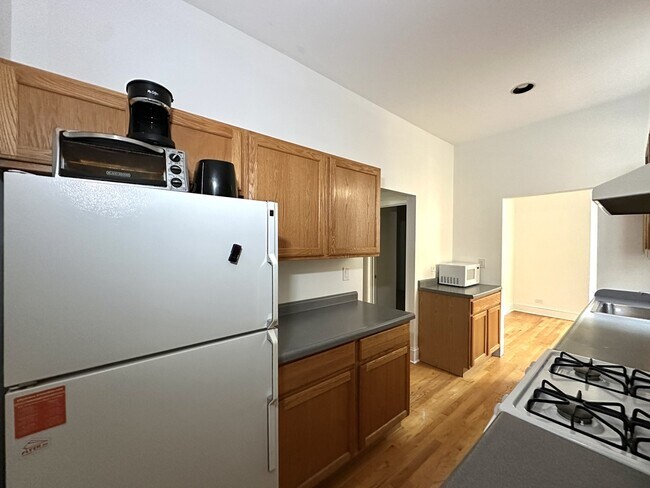 Photo - 1358 N Bosworth Ave Unit 4