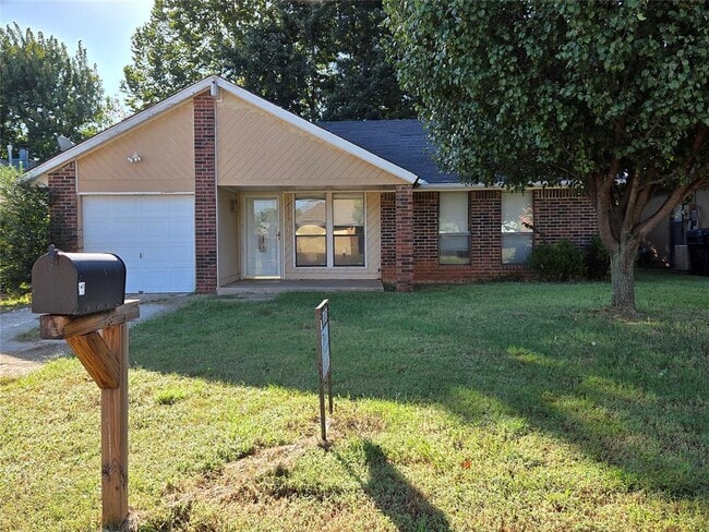 Building Photo - 12314 SW 13th St