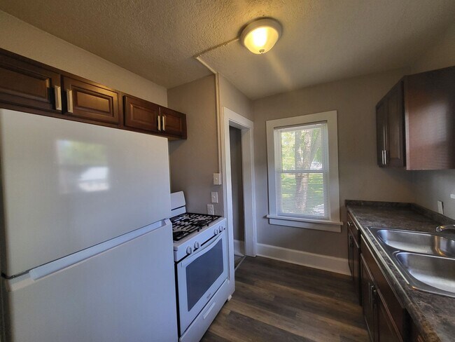 Photo - 2 Bedroom, 1 Bathroom home!