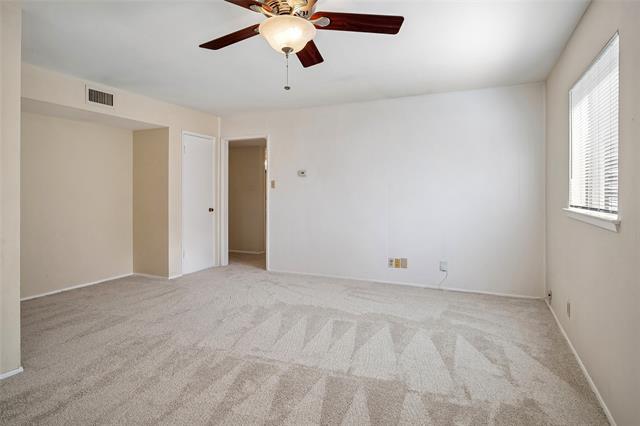 Photo - 907 Greenbriar Ln