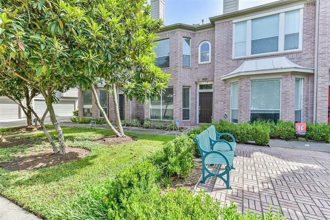 Photo - 1408 Tuam St Condo