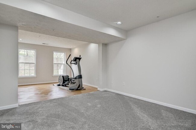 Photo - 1432 Pangbourne Way