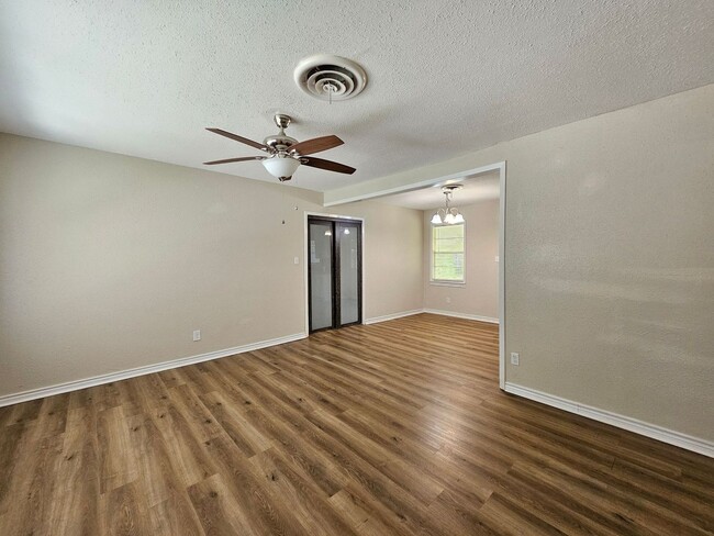 Photo - HUGE PRICE REDUCTION & READY FOR MOVE IN - AVAILABLE NOW!