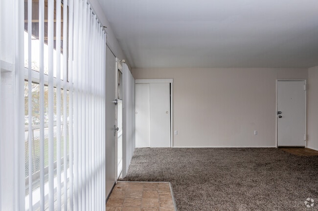 2HAB, 1BA - 689SF