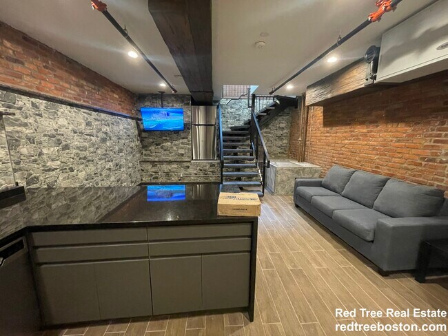 1028 Commonwealth Ave Unit 104