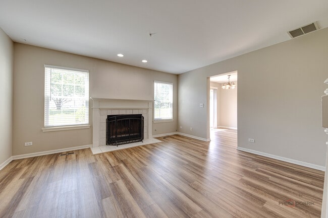 Photo - 2487 Dickens Dr