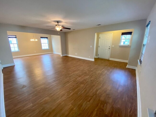 Photo - Savannah Convenience