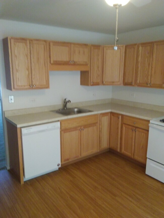 Photo - 538 Creekwood Ct Unit A