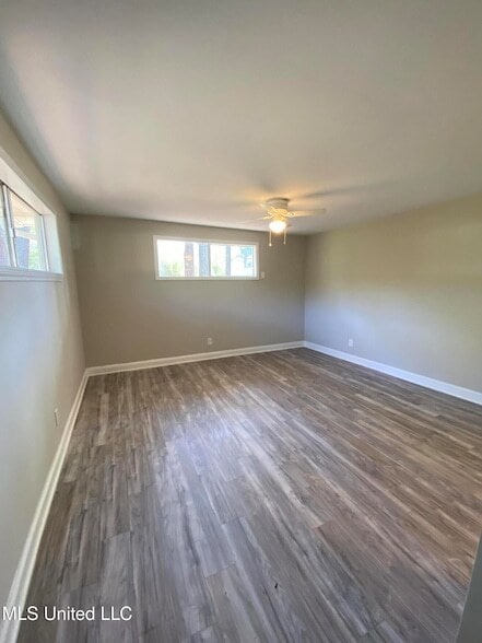 Photo - 523 Sardis St