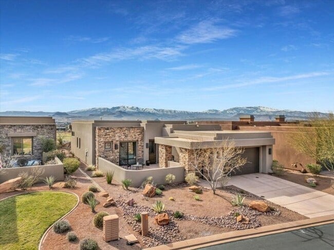 Building Photo - Beautiful  home in Entrada!