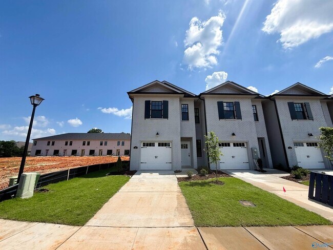 Photo - 18 Whispering Oak Dr SW