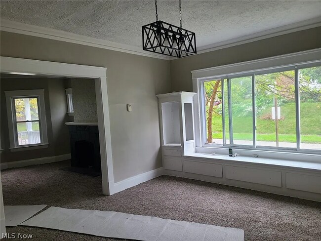 Photo - 1830 Mannering Rd Unit 2