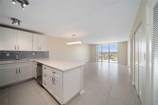 Building Photo - 16710 NE 9th Ave Unit 506 Rental