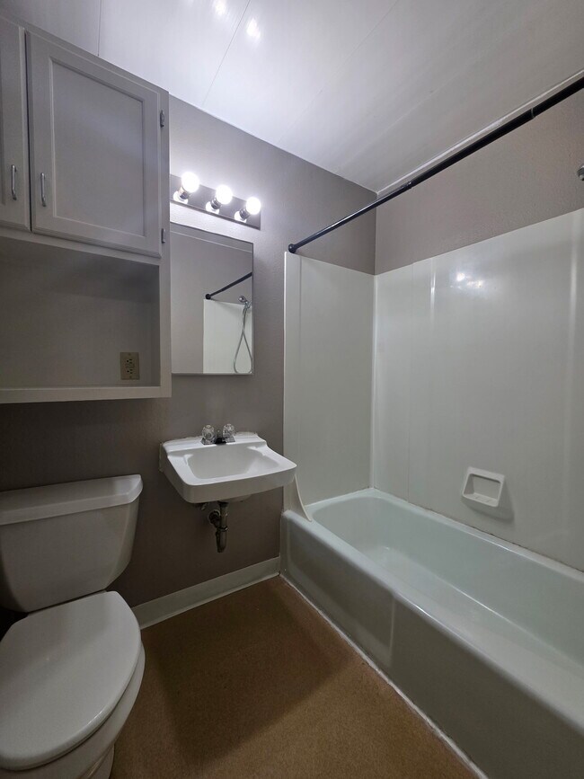 Photo - Liberty Lights Apartments B Unit 13