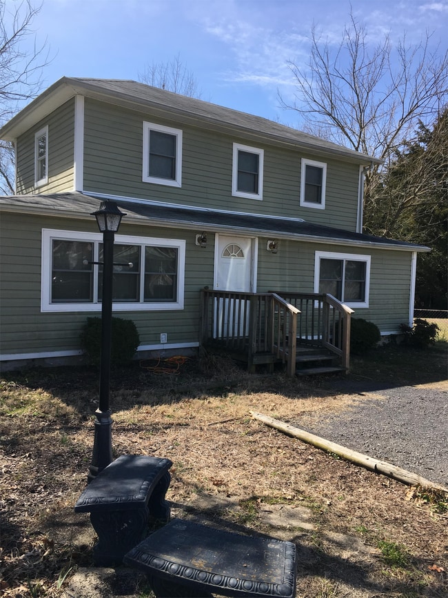 Building Photo - 208 Colonial Ave Rental