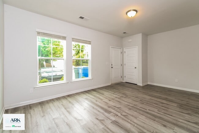 Photo - 339 Northwood St