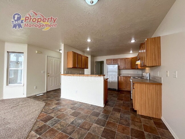 Photo - 2122 S Dorothy Ave