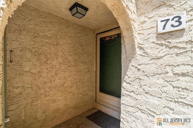 Photo - 73 Tennyson Dr